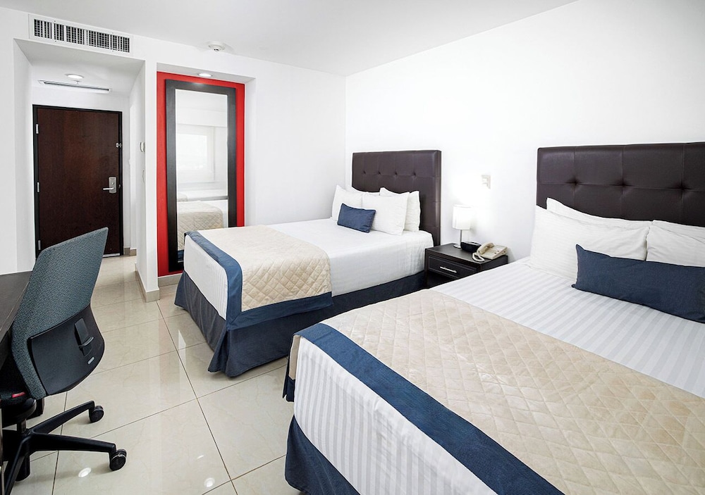 Standard Double Room, 2 Double Beds - Photo 4