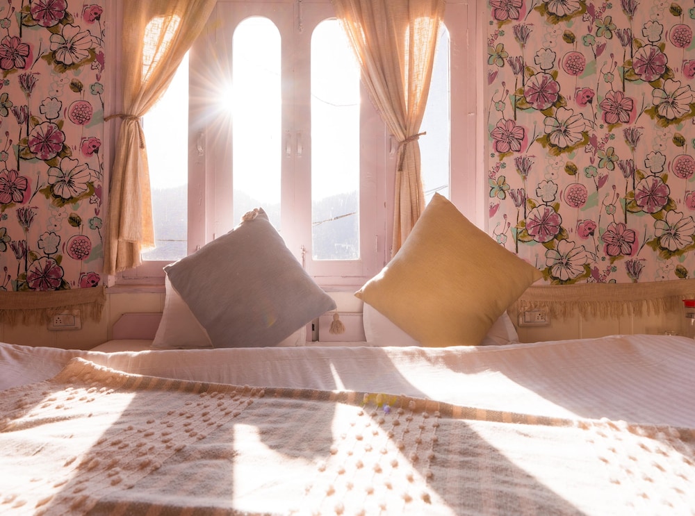 Standard Room photo 2