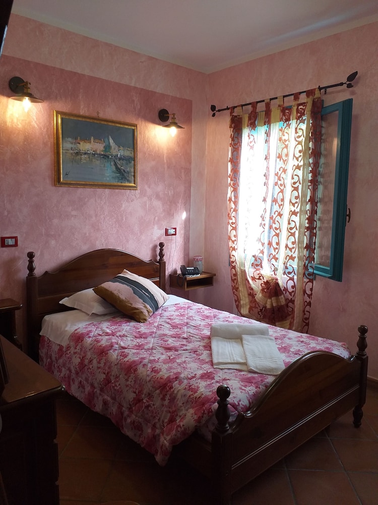 Classic Single Room, Garden View photo 3