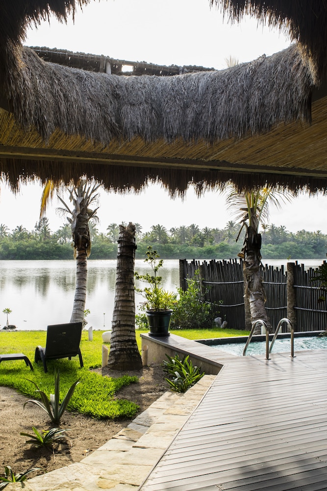 Room, 1 King Bed, Lagoon View