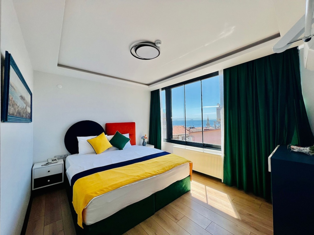 Standard Double or Twin Room, Partial Sea View photo 1