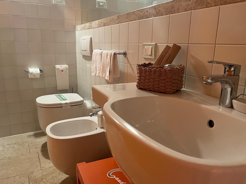 Deluxe Room, Hill View