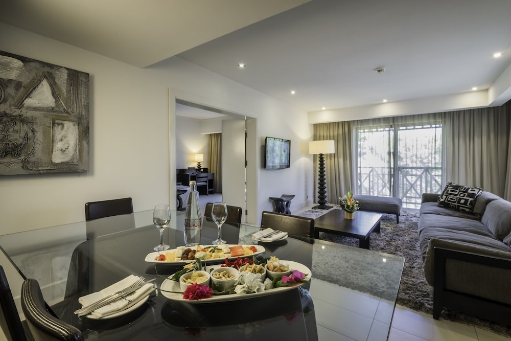 Executive Suite - Photo 3