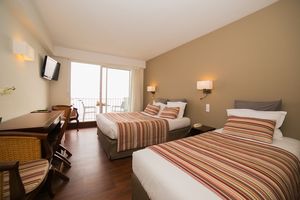 Family Room, Balcony, Sea View photo 1