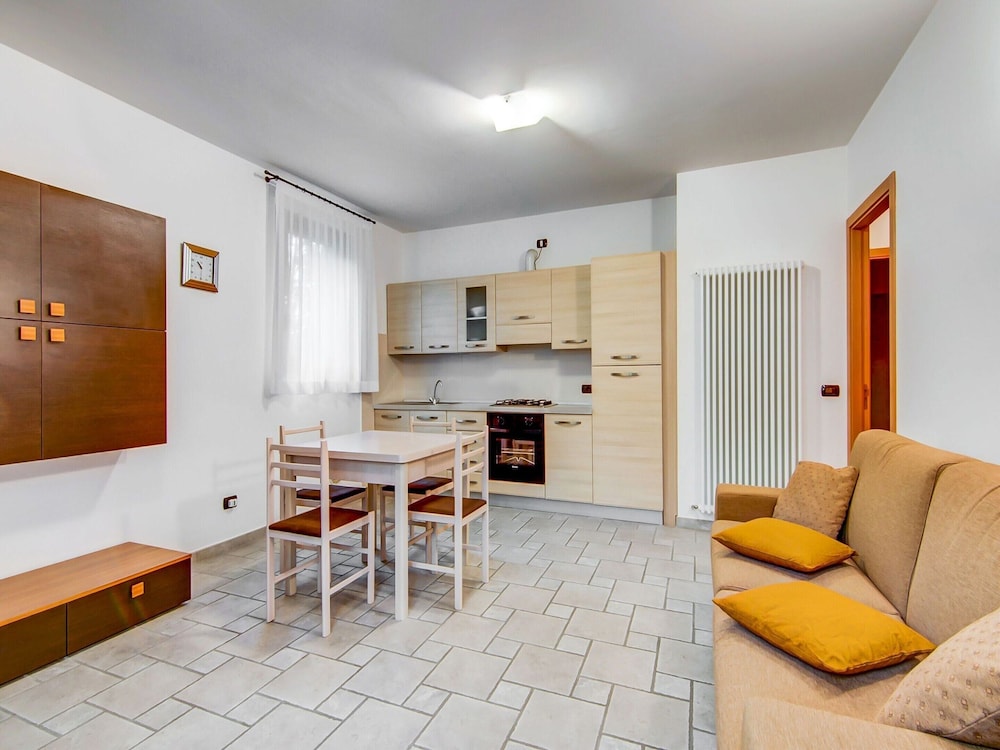 Classic Apartment, 2 Bedrooms photo 3
