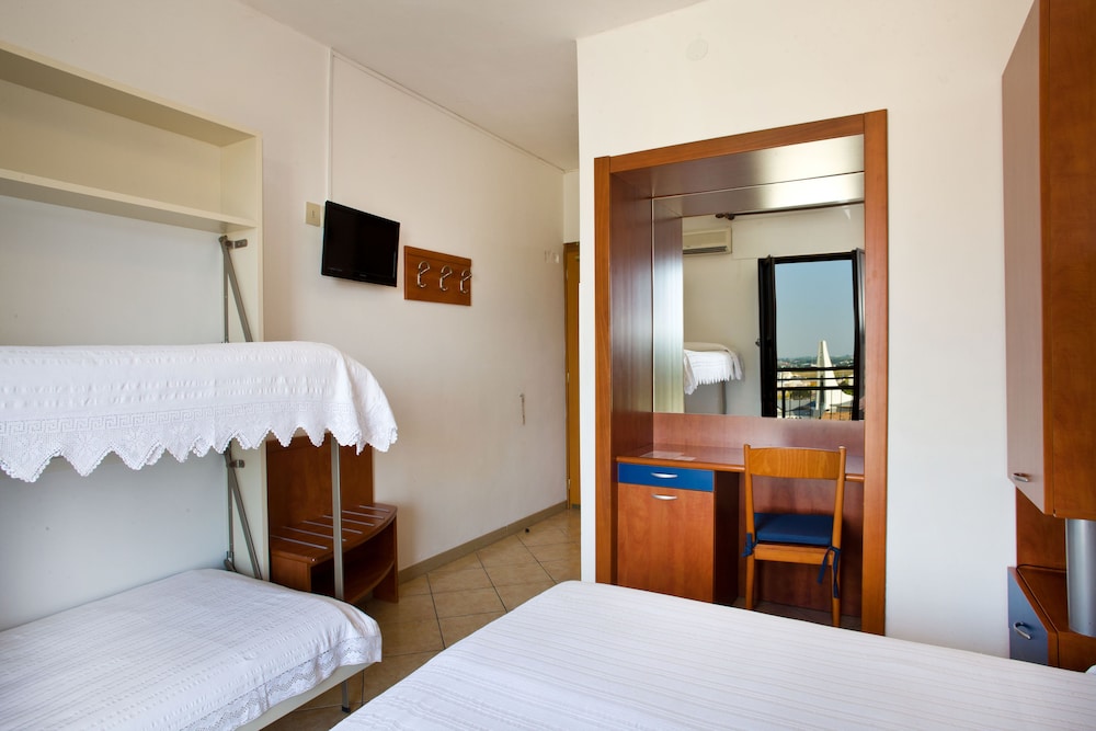 Family Room (Economy)