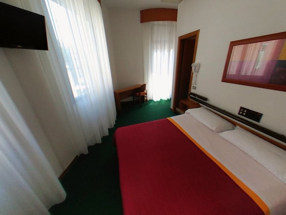 Basic Double Room