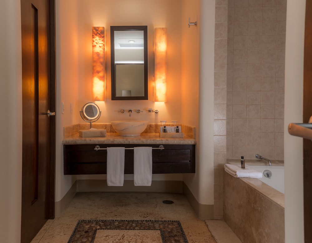 Oceanview Suite with Butler Service - Photo 6