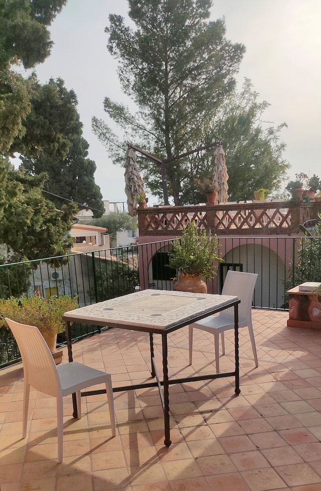 Superior Triple Room, 1 Bedroom, Garden View photo 3