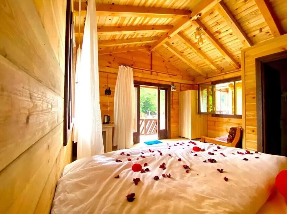 Tree House, Balcony, River View