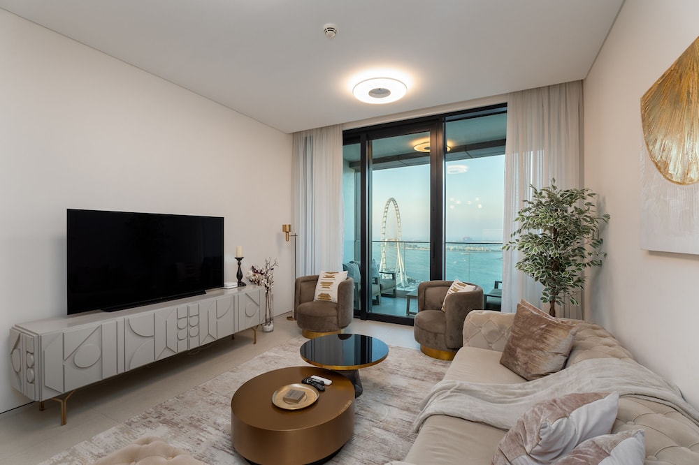 Apartment, Smoking