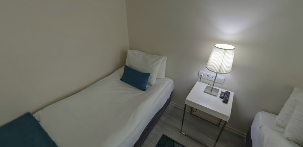 Family Room, Connecting Rooms photo 3