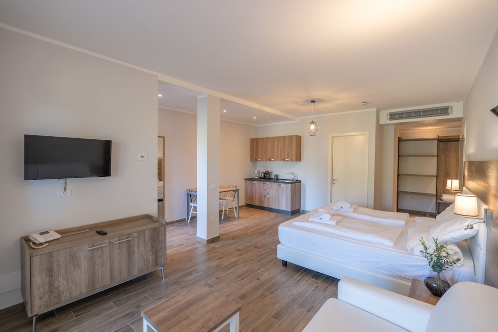 Superior Studio, 1 Bedroom photo 2