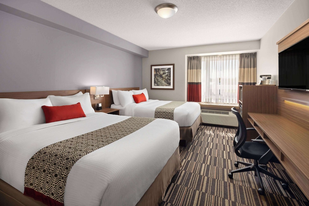Room, 2 Queen Beds, Non Smoking photo 1