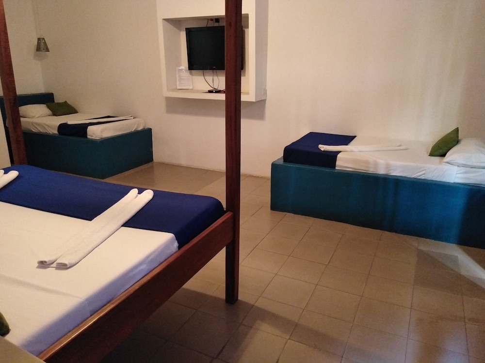 Deluxe Quadruple Room - Photo 2