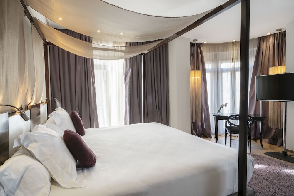 Deluxe Room for Single Use - Photo 5