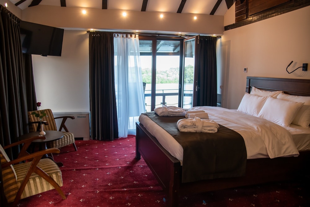 Junior Studio Suite