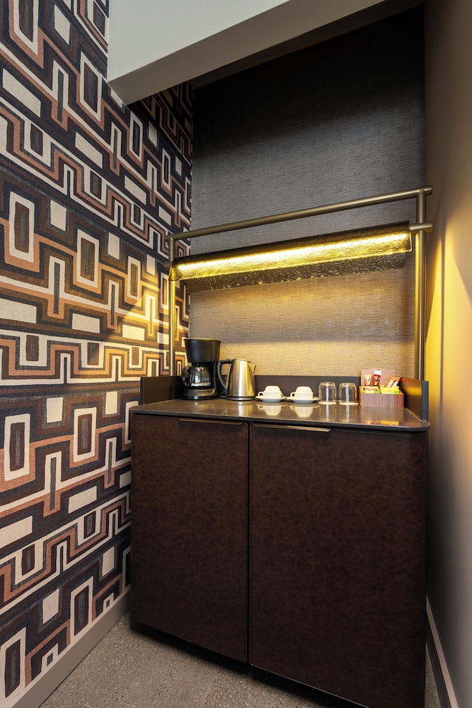 Superior Suite - Photo 15