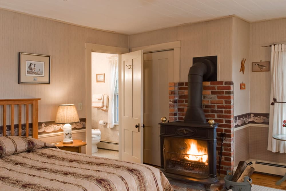 Room (Chesapeake) photo 2