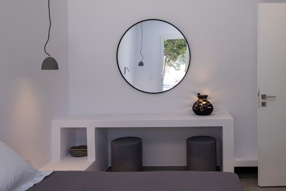 TRIANTAROS Premium Apartment, Private Pool
