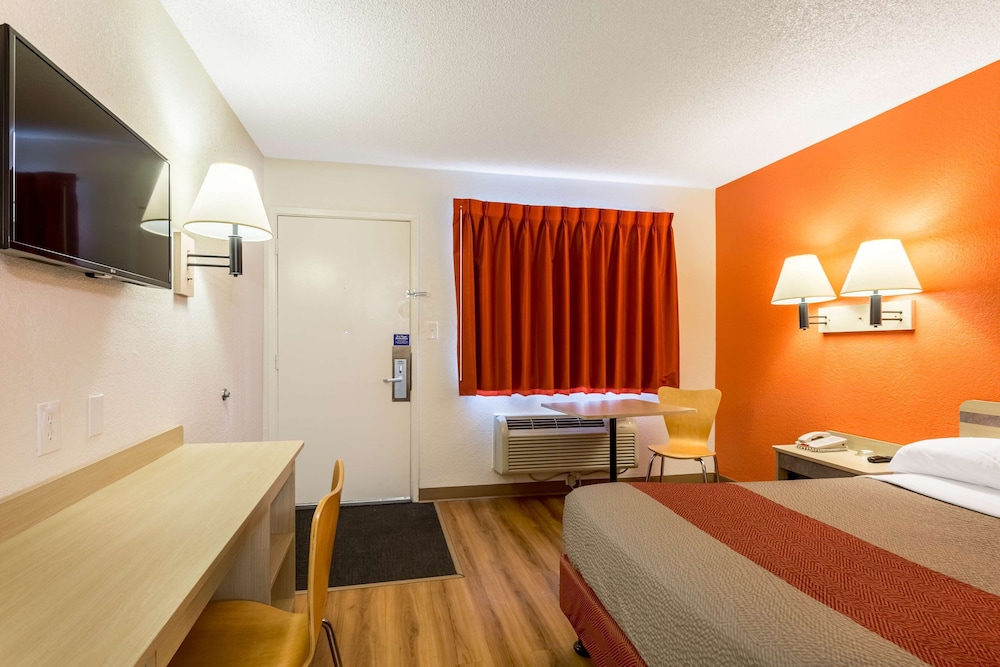 Deluxe Room, 1 Double Bed, Accessible, Non Smoking photo 2