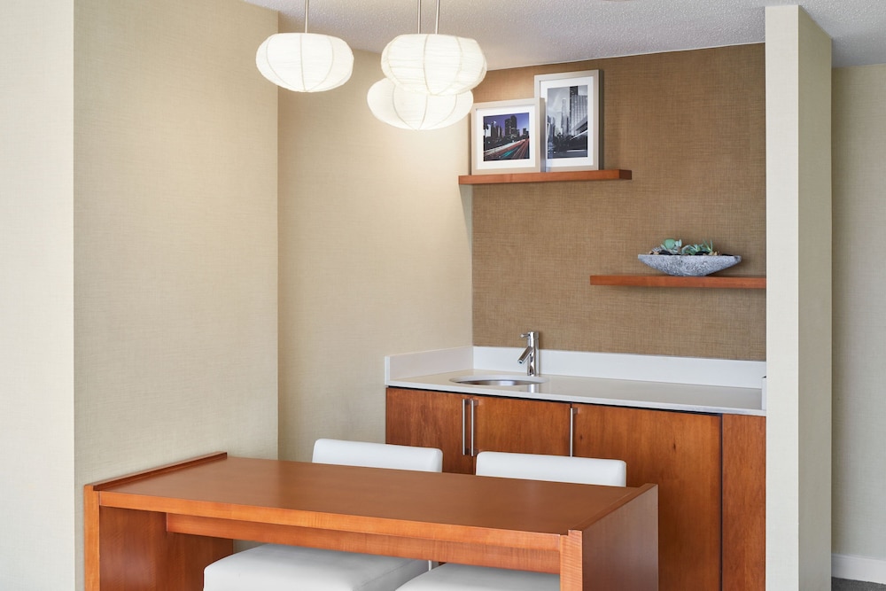 Suite, 1 Bedroom, City View