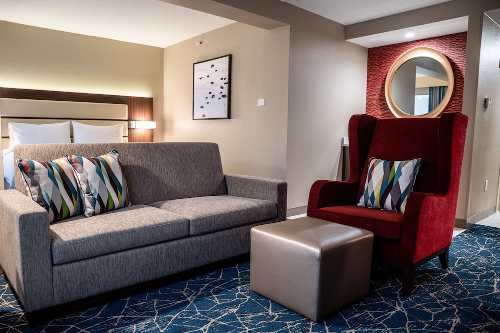 1 King Bed Alcove with Sofa - Photo 6