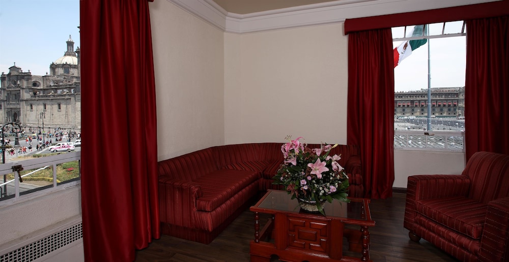 Suite, 1 King Bed, Non Smoking - Photo 2
