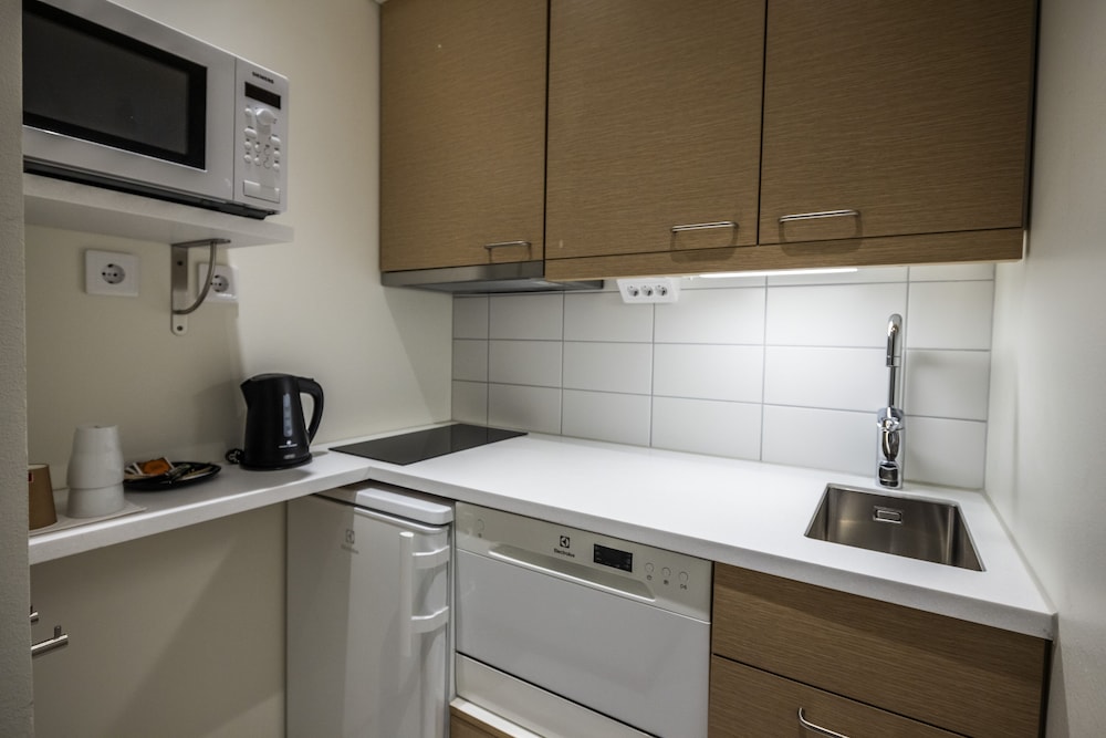 Studio - Photo 2
