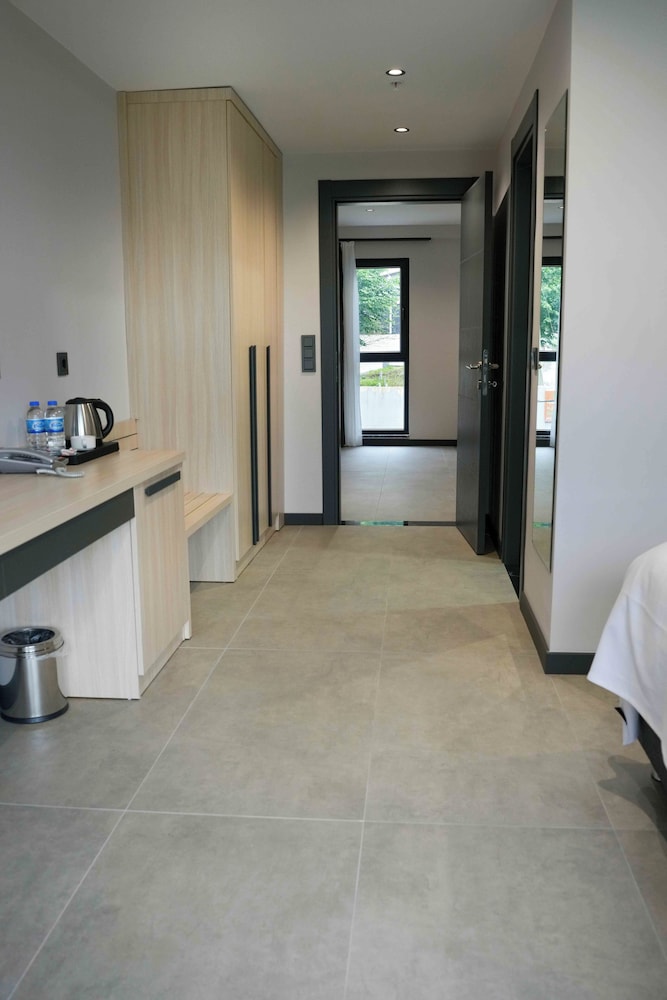 Suite, Valley View
