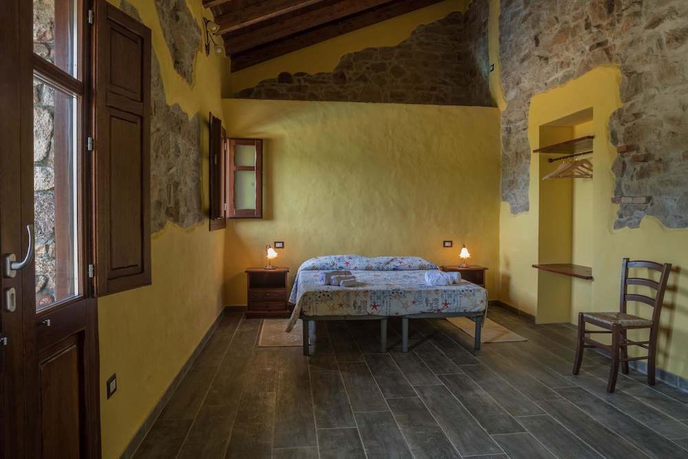 Deluxe Triple Room, Partial Sea View photo 1