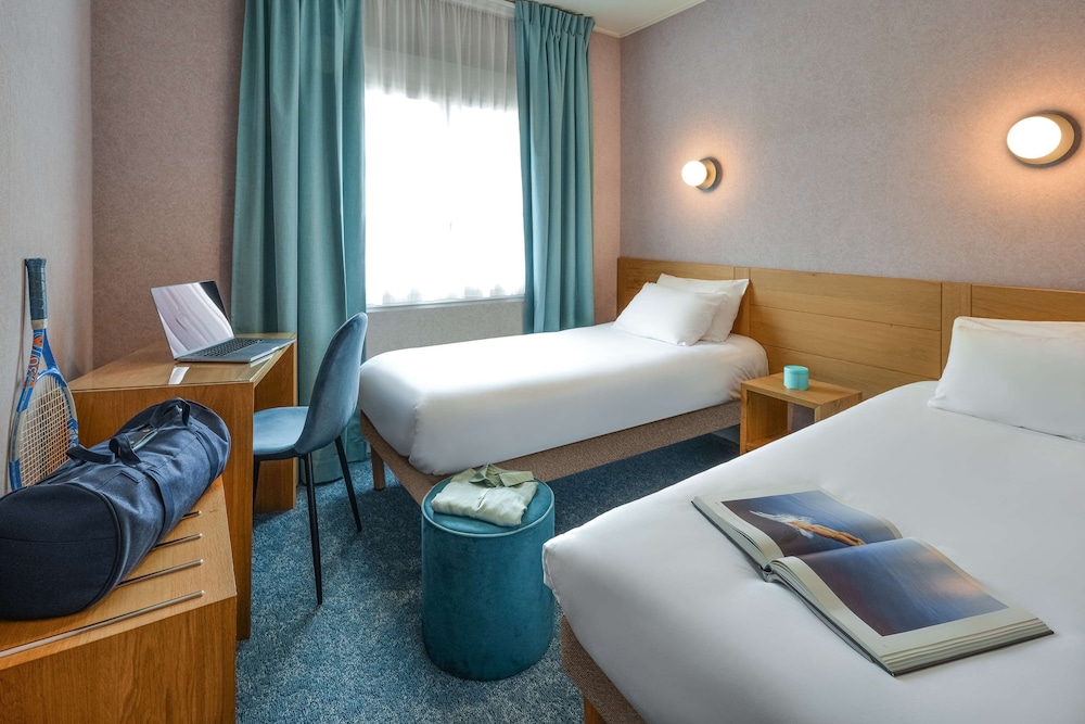 Standard Room, 2 Twin Beds, Non Smoking - Photo 1
