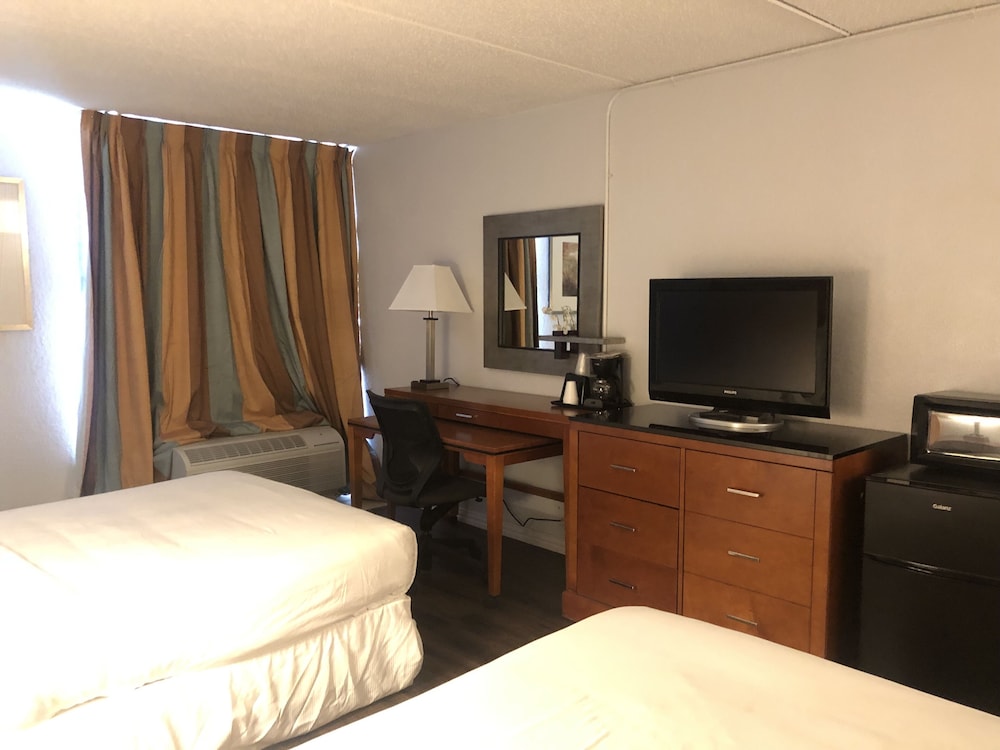 Economy Double Room, 2 Double Beds, Non Smoking photo 3