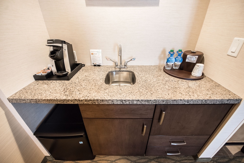 Suite, 1 Bedroom photo 3