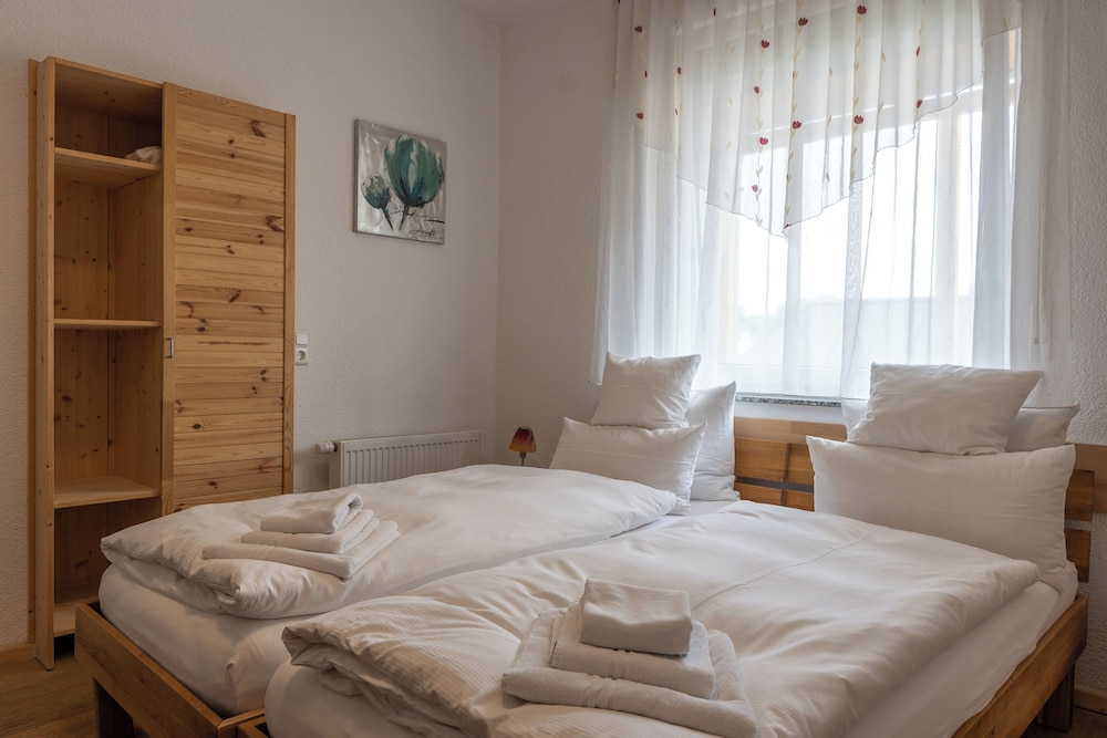 Basic Double Room photo 2