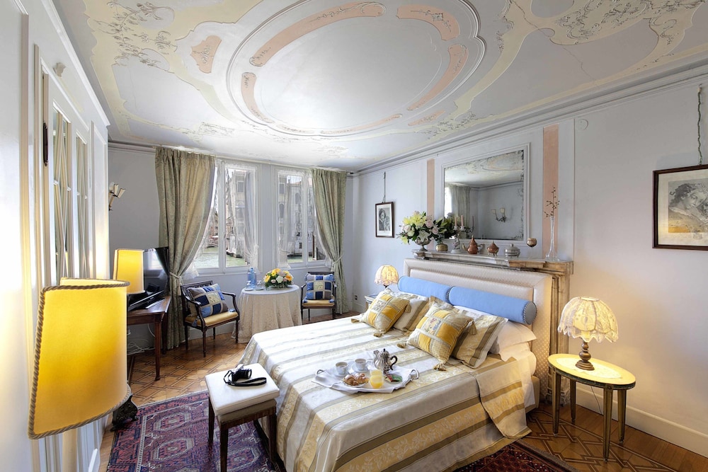 Suite (Grand Canal View) photo 1