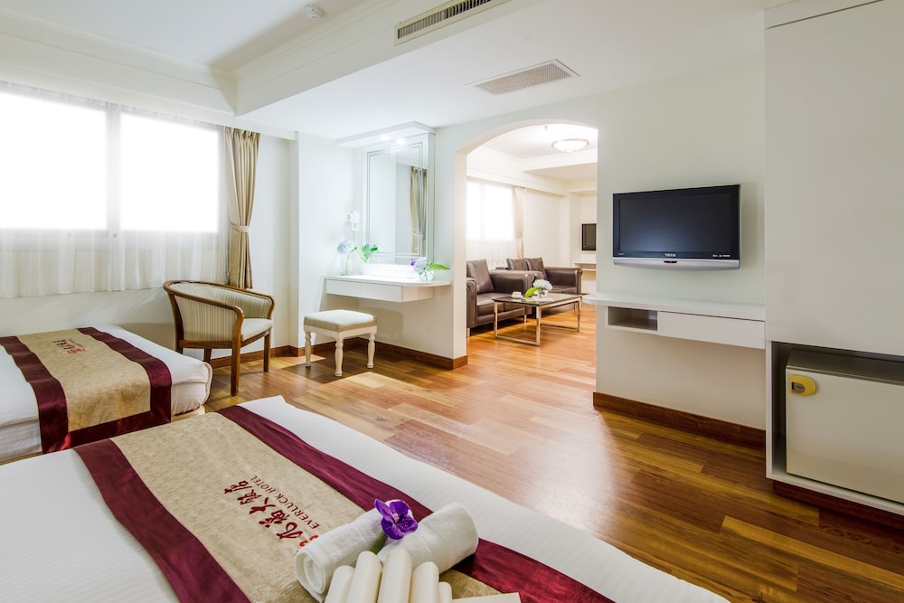 Basic Quadruple Room