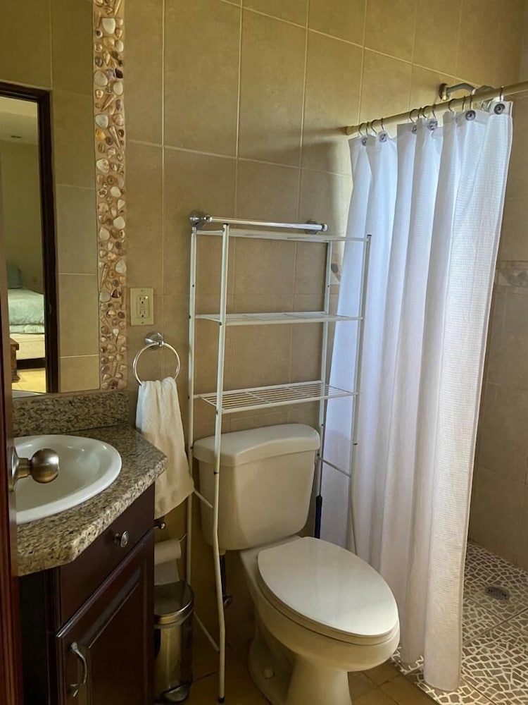 Deluxe House photo 2