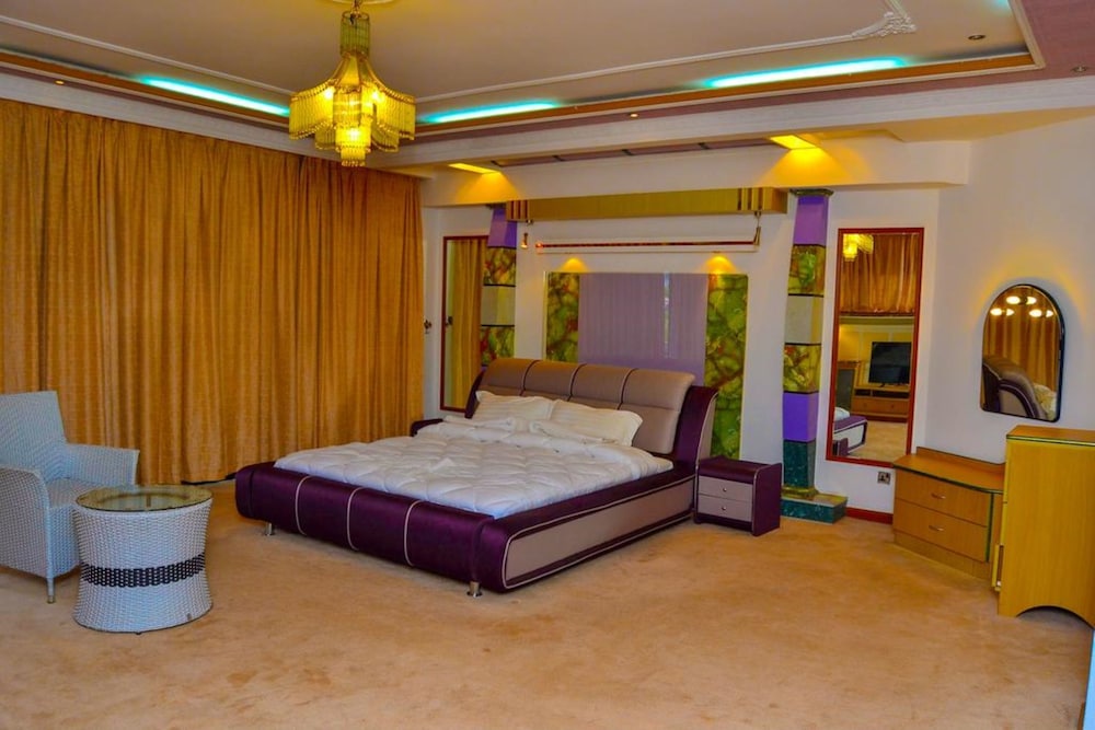Executive Suite photo 1