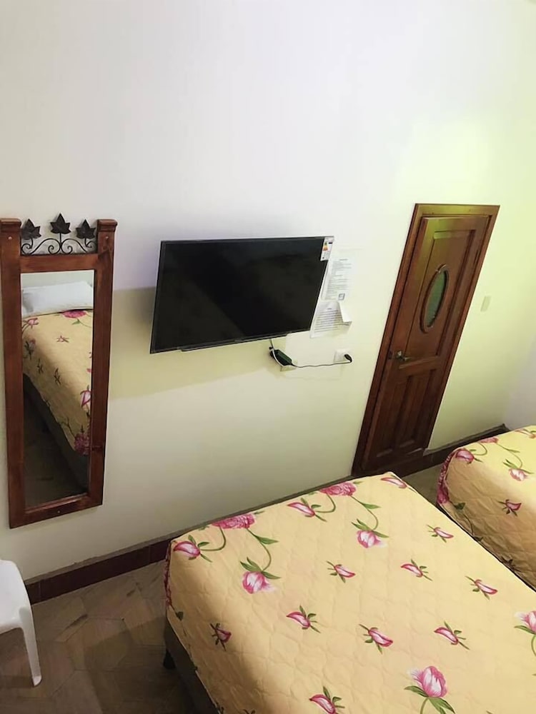 Honeymoon Twin Room, 1 Bedroom, Private Bathroom photo 1