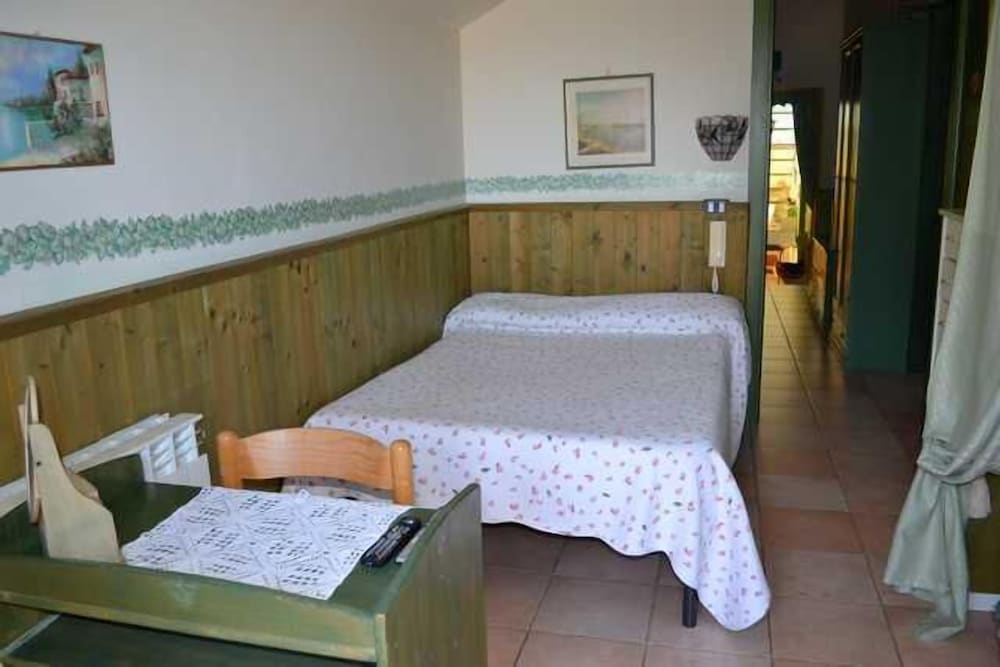 Single Room photo 1