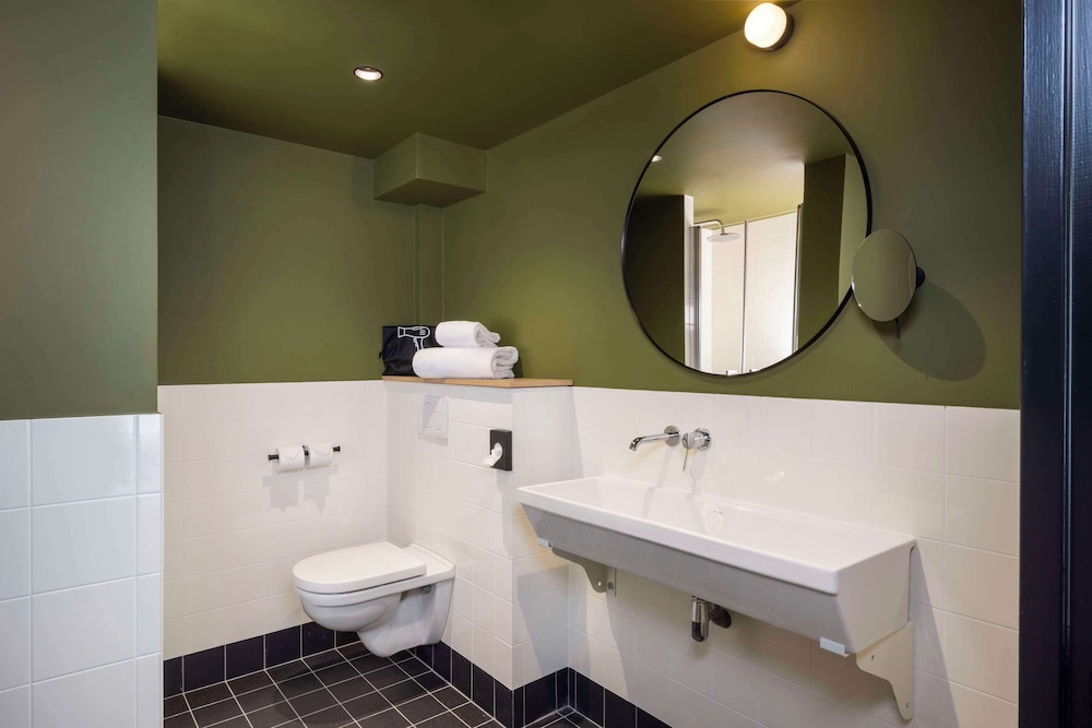 Comfort Room, 1 Queen Bed, Non Smoking, Kitchenette - Photo 2