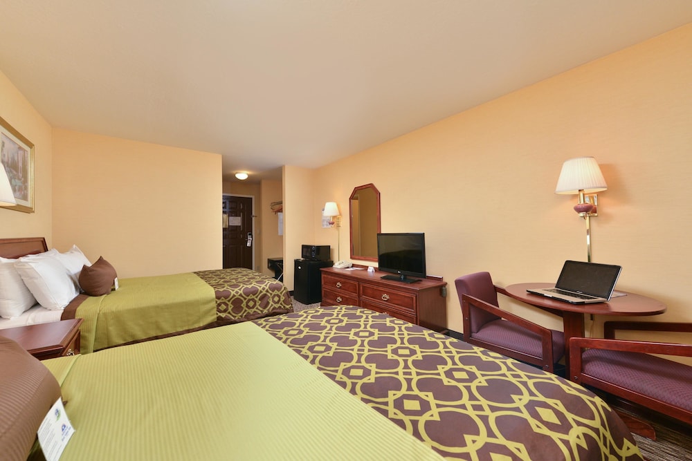 Standard Room, 2 Queen Beds, Accessible, Non Smoking photo 3