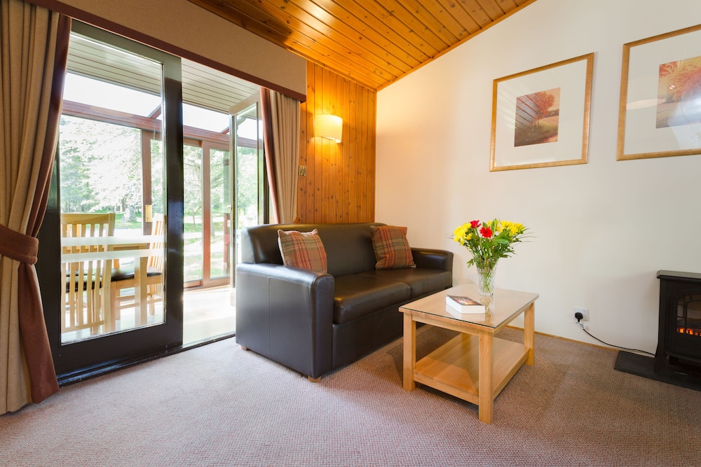 Classic Two Bedroom Woodland Cabin