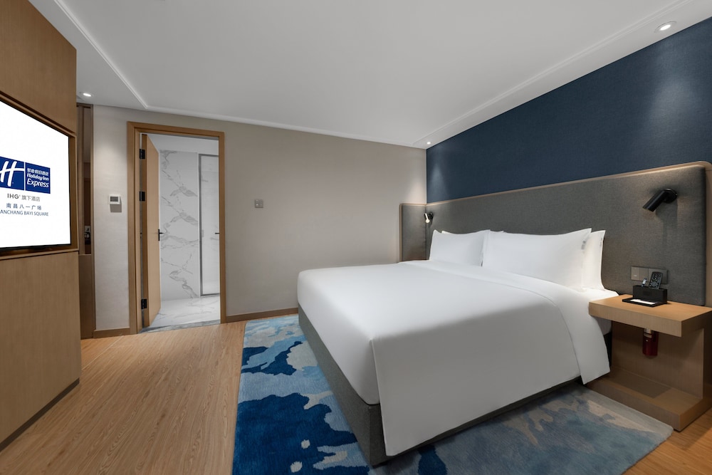 Suite, 1 Bedroom - Photo 3