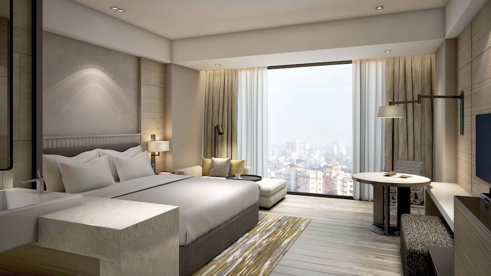 Superior Room, 1 King Bed, City View photo 1