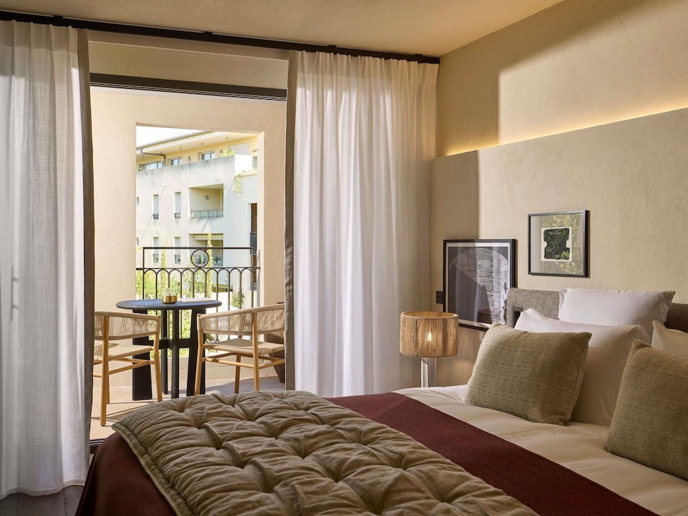 Deluxe Room, 1 King Bed