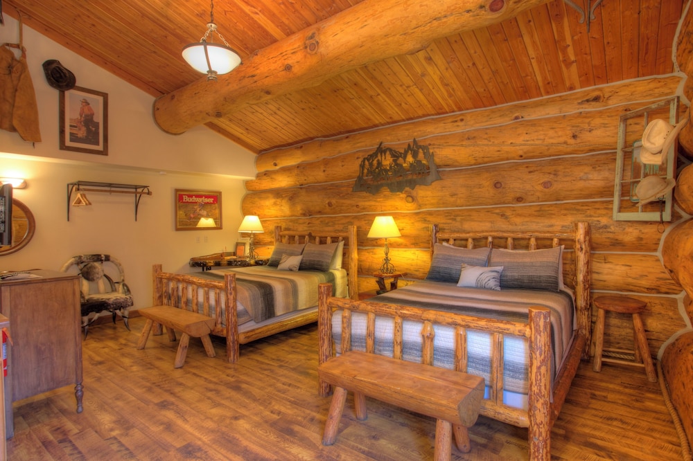 Premium Cabin, 2 Queen Beds, Lake View