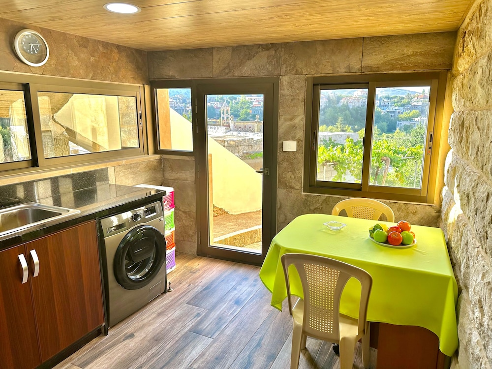 Premium Apartment, 1 Bedroom, Kitchen, Mountain View photo 2