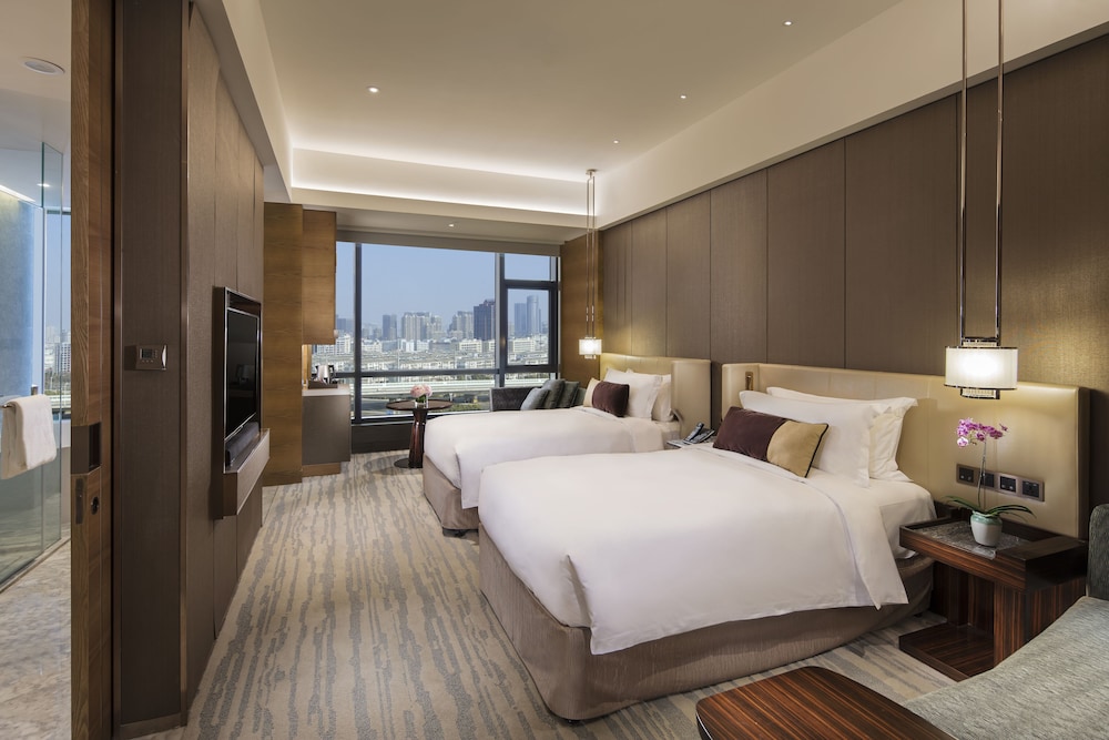 Classic Room, 2 Twin Beds, City View